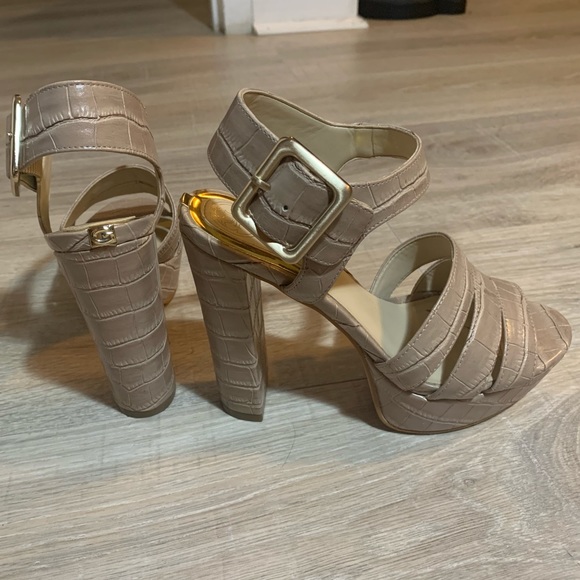 Guess block heel - Picture 1 of 8